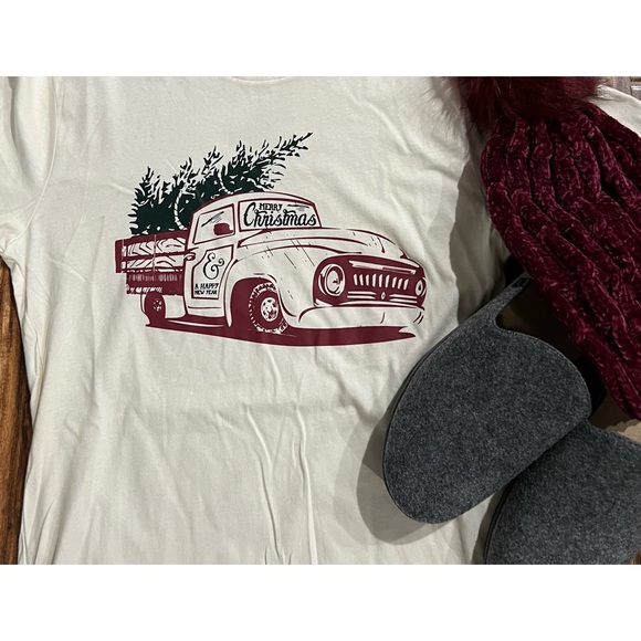 Vintage Truck Holiday Christmas T-shirt - Picture 7 of 7